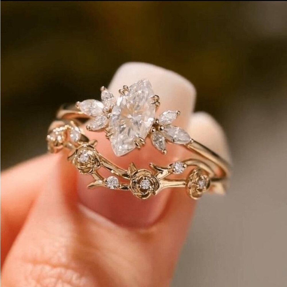 Gold ring set - Picture 2 of 3